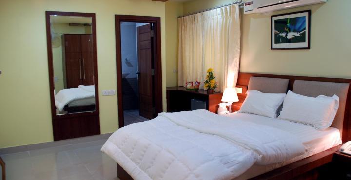 Hotel Sri Madhura Inn Гайдарабад Екстер'єр фото