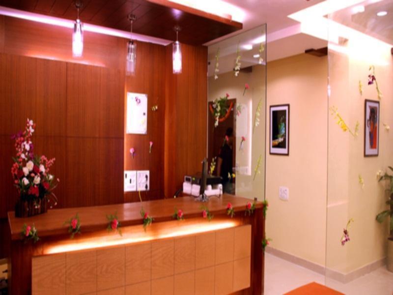 Hotel Sri Madhura Inn Гайдарабад Екстер'єр фото