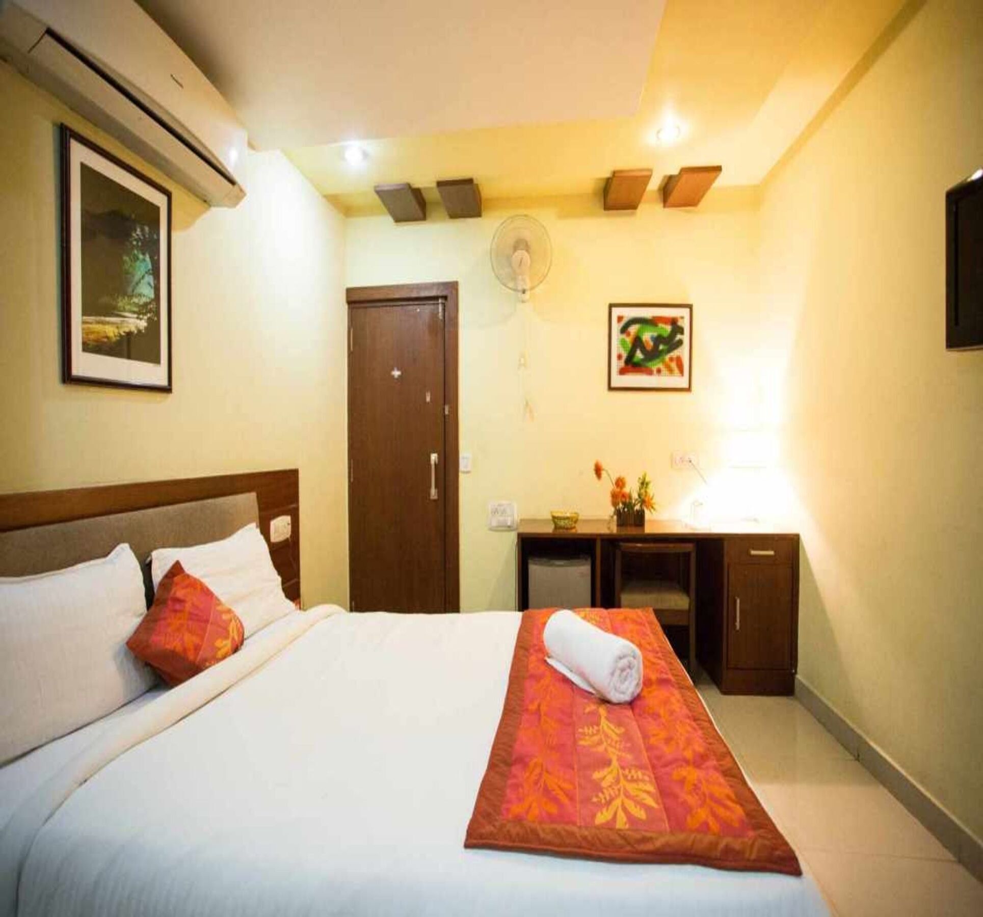 Hotel Sri Madhura Inn Гайдарабад Екстер'єр фото